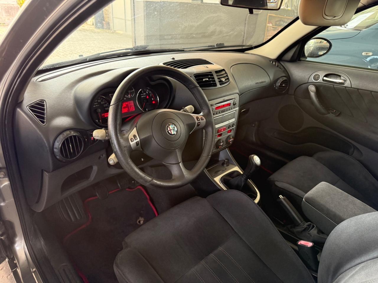 Alfa Romeo 147 1.6 16V TS (105) 5 porte Distinctive