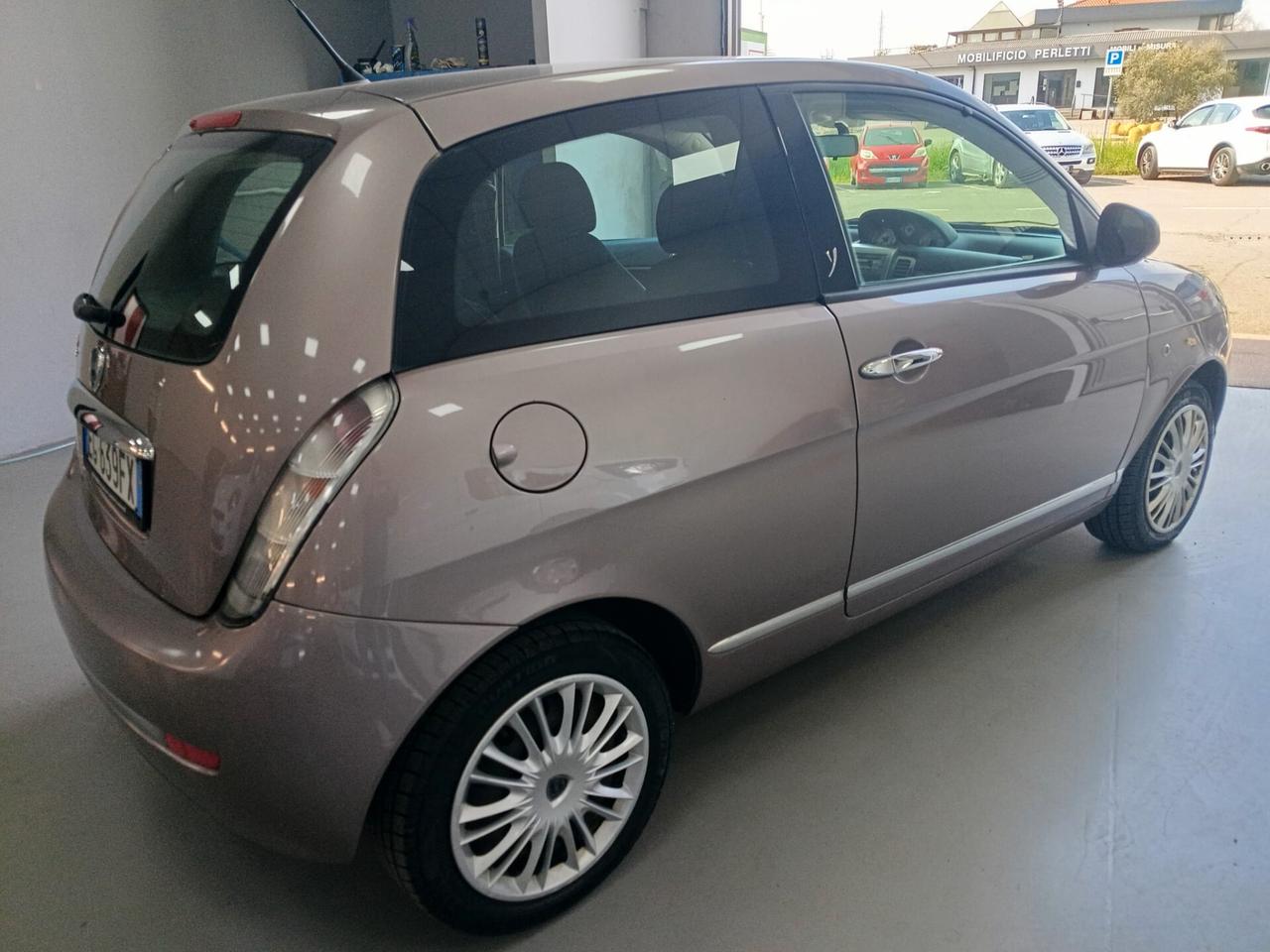 Lancia Ypsilon 1.2 69 CV Platinum