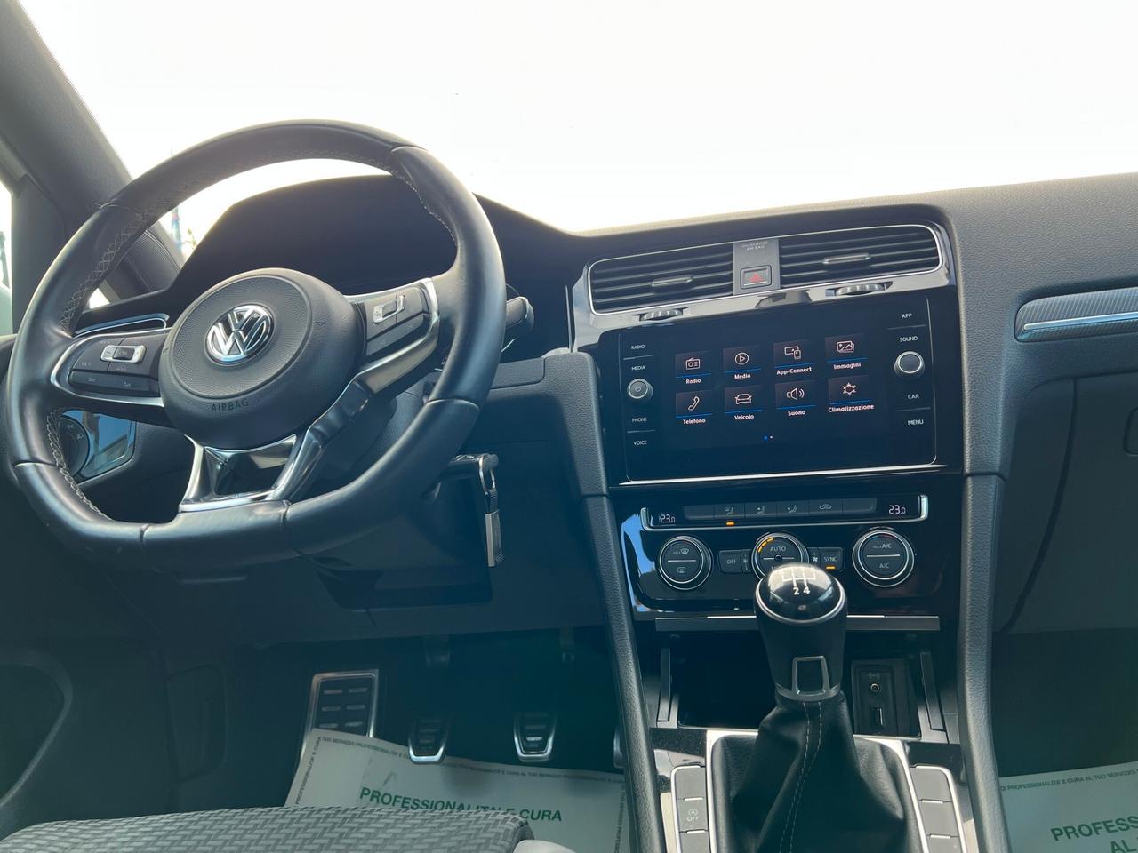 Volkswagen Golf 5p 1.6 tdi R-Line 115cv cerchi e gomme invernali