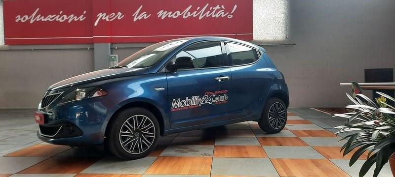 Lancia Ypsilon 1.0 FireFly 5 porte S&S Hybrid Silver -noleggio settimanale