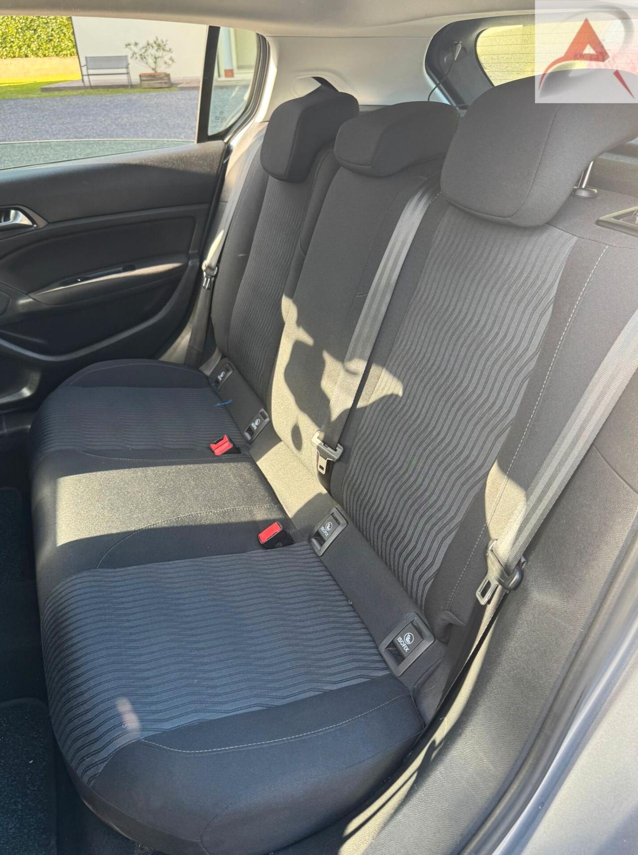 Peugeot 308 BlueHDi 120 S&S EAT6 SW Allure