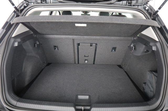 VOLKSWAGEN Golf Golf 1.0 eTSI EVO DSG Life
