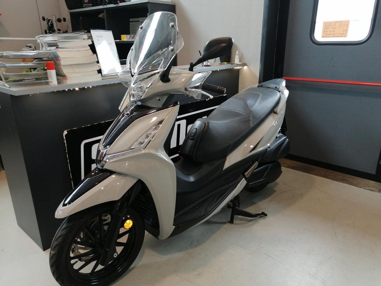 Kymco Agility 300i