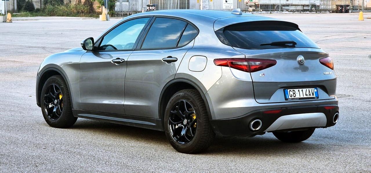 Alfa Romeo Stelvio 2.2 Turbodiesel 190 CV AT8 Q4