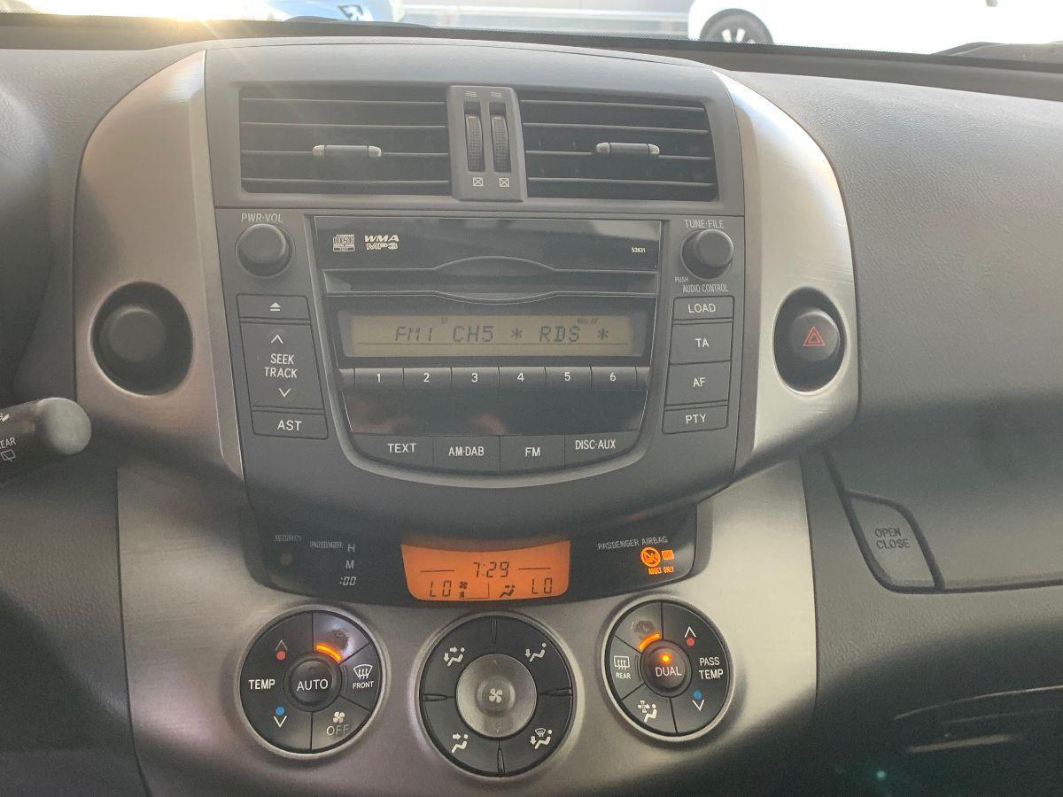 TOYOTA - RAV4