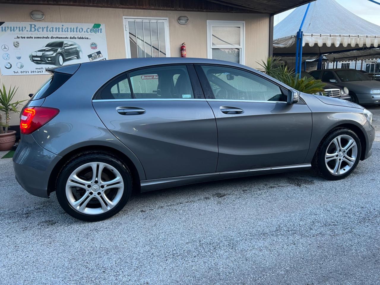 Mercedes-benz A 180cdi BlueEFFICIENCY Sport - xeno LED- Sedili Sport - scarichi - retrocamera - park assist - Navi - BT