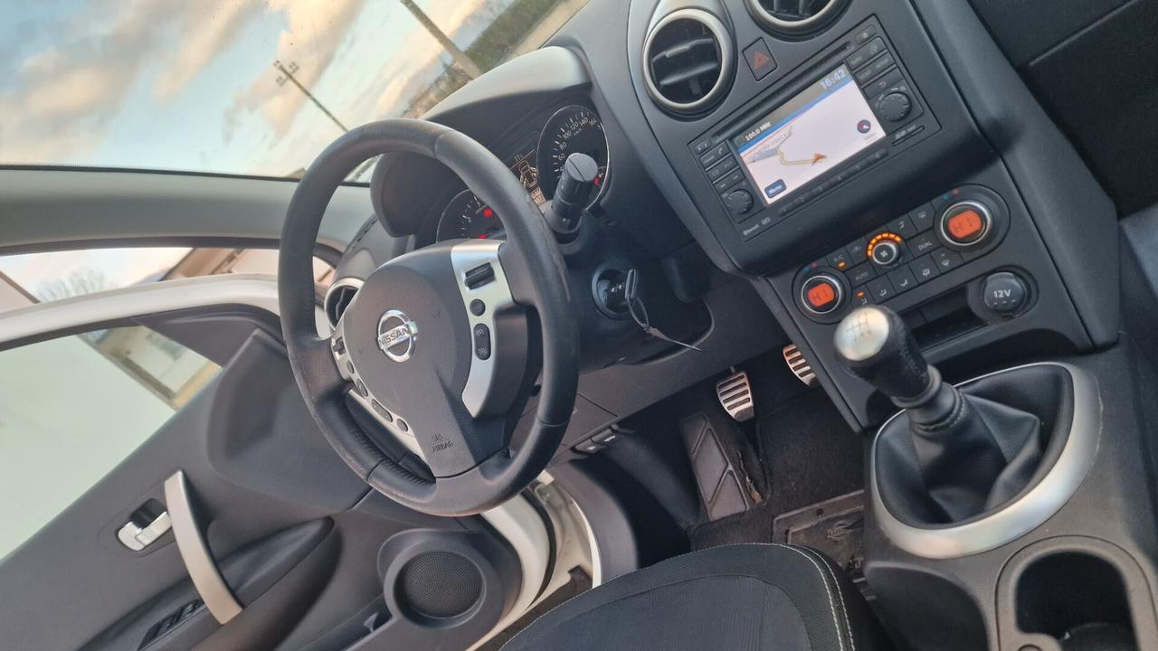 Nissan Qashqai 1.5 dCi DPF Tekna - 2011