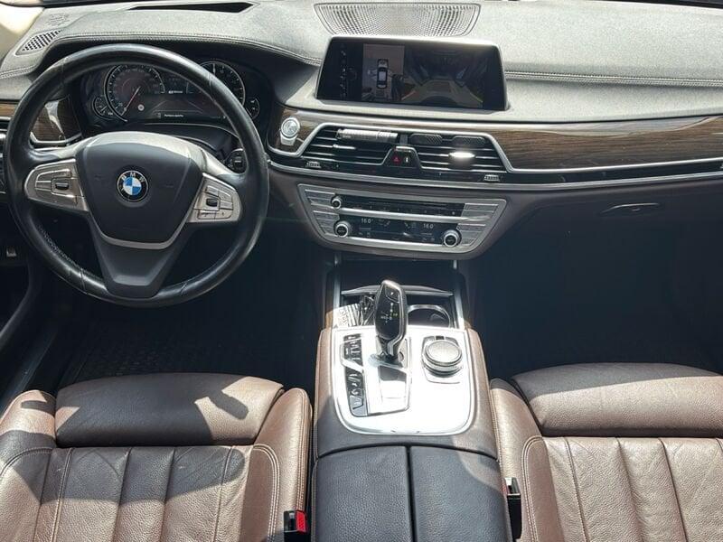 BMW Serie 7 740e Luxury autom.