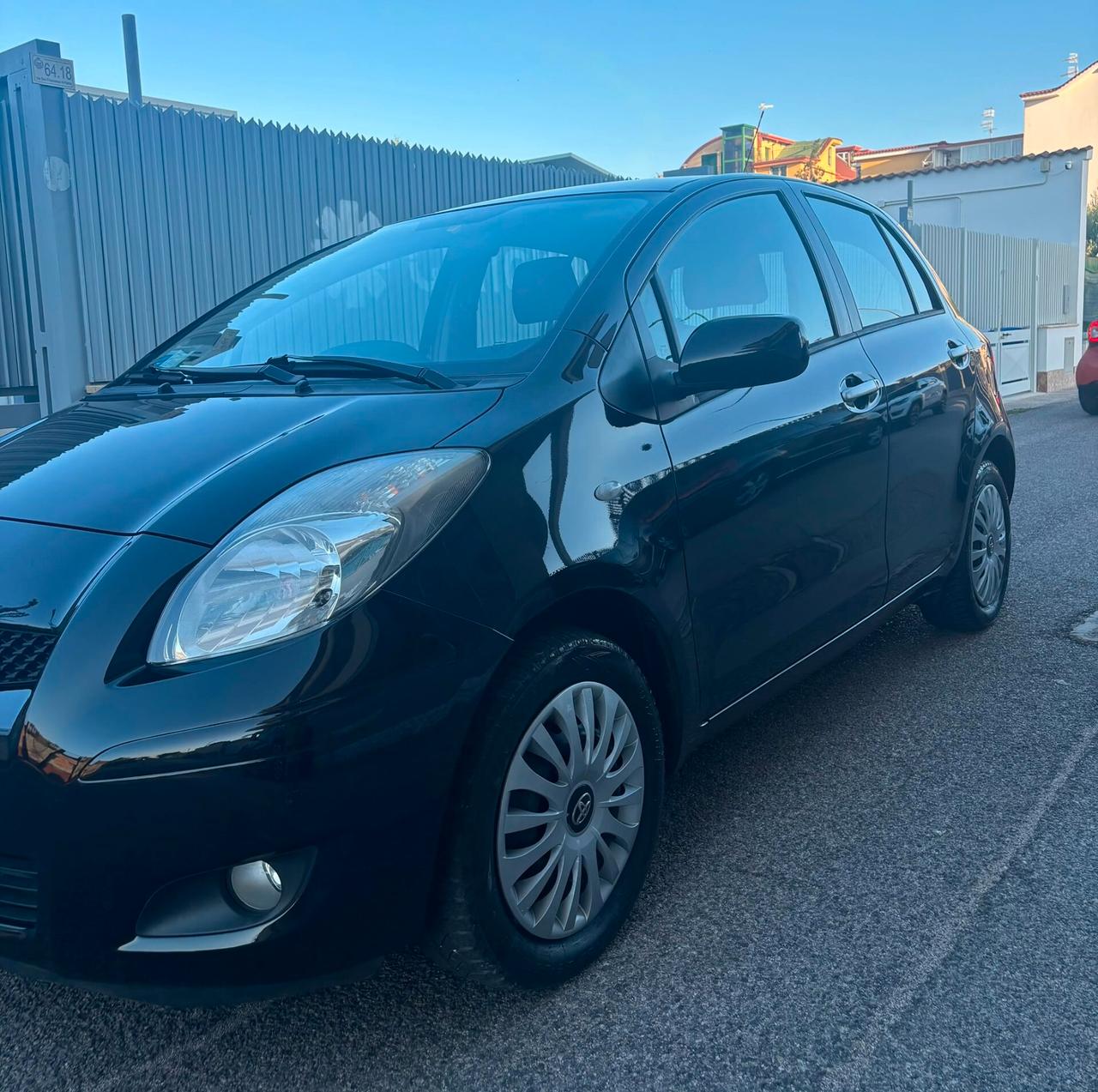 Toyota Yaris 1.0 5 porte Sol ANNO 2010