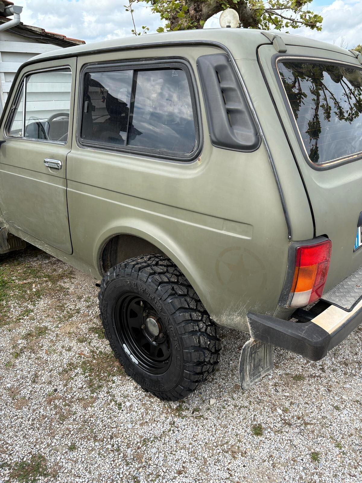 Lada Niva 1.7i cat autovettura 4 p. Con metano