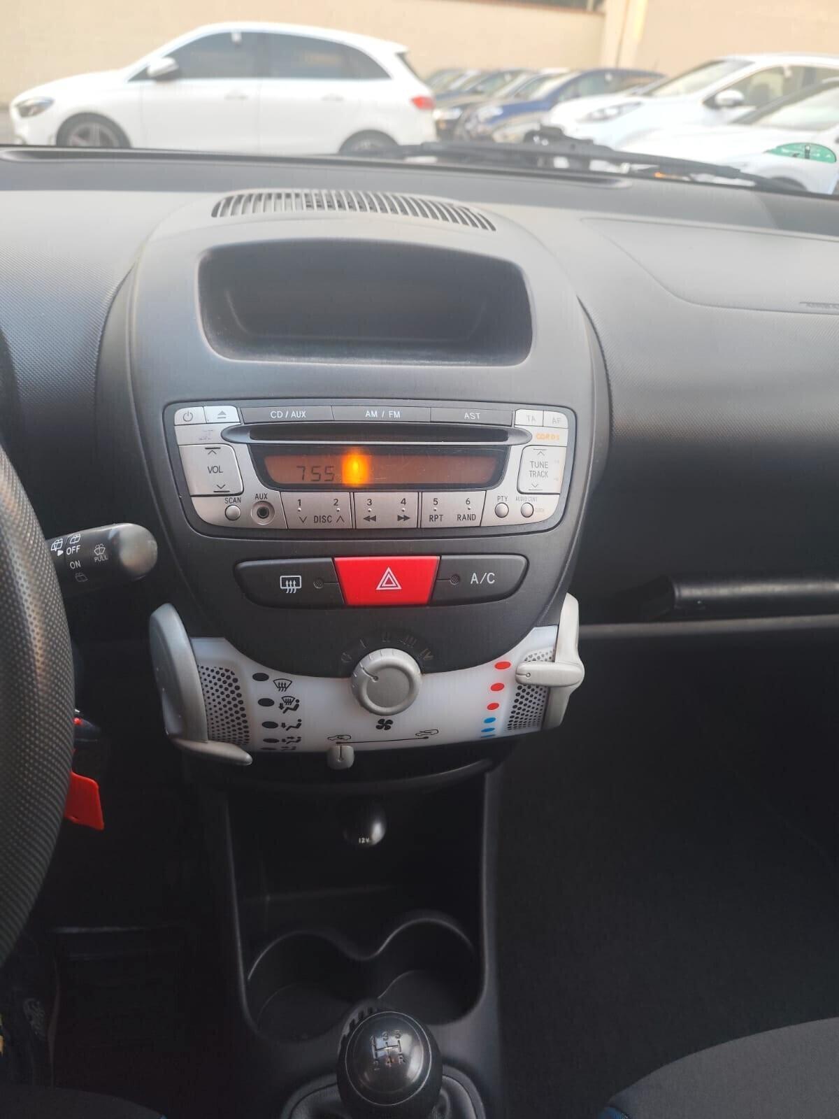 Toyota Aygo 1.0 12V VVT-i 3 porte Active Connect