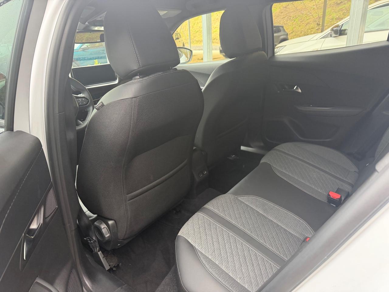 Peugeot 2008 PureTech 100 S&S Allure