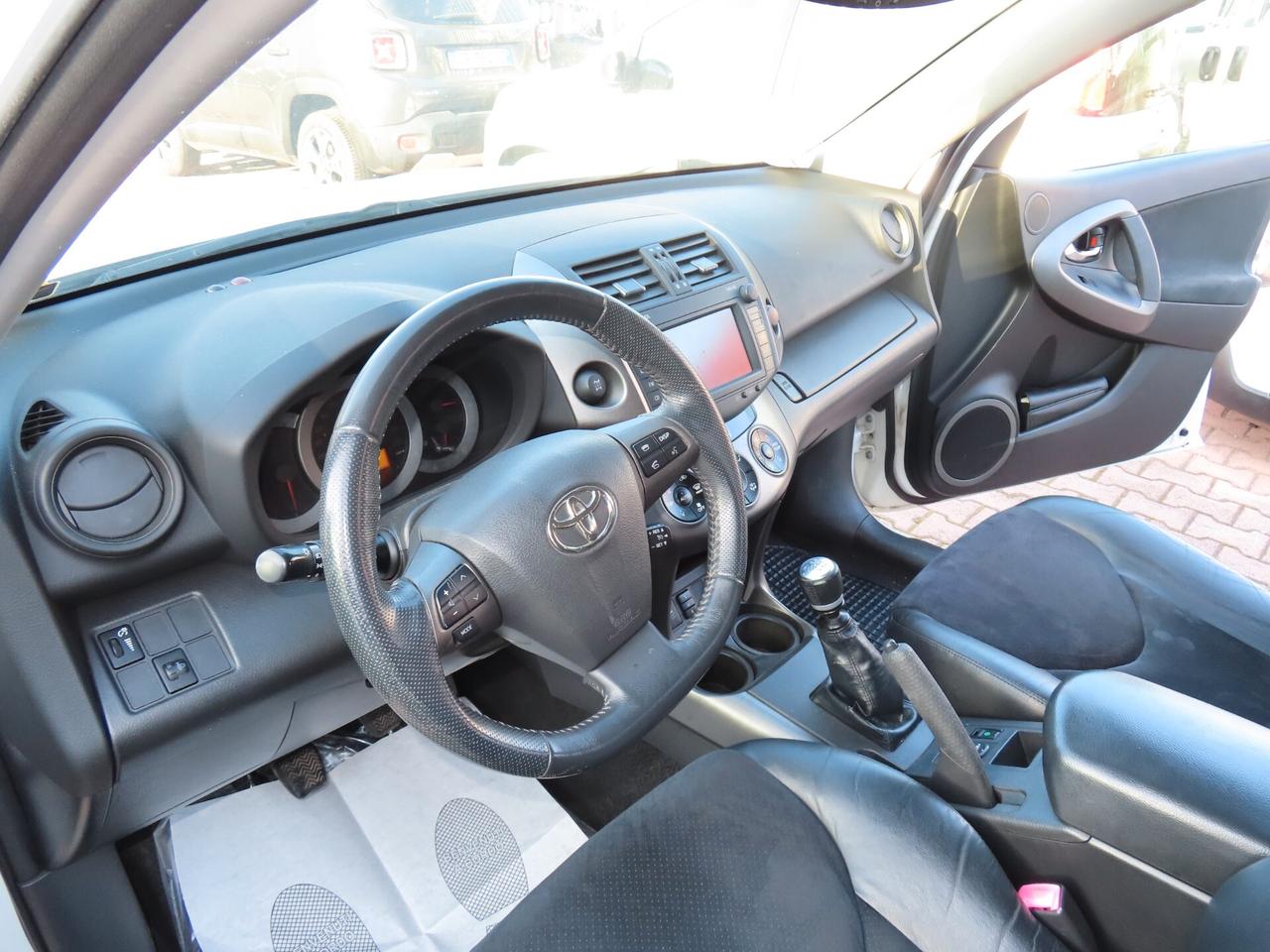 Toyota RAV 4 2.2 D-4D 4x4 DA VETRINA LUXURY