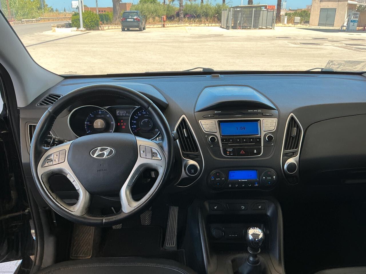 HYUNDAI X35