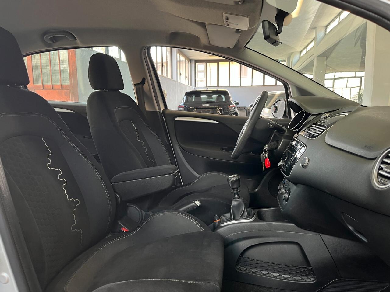 Fiat Punto 1.2cc LOUNGE 69cv EURO6B 5 P.TE - OK NEOPAT.
