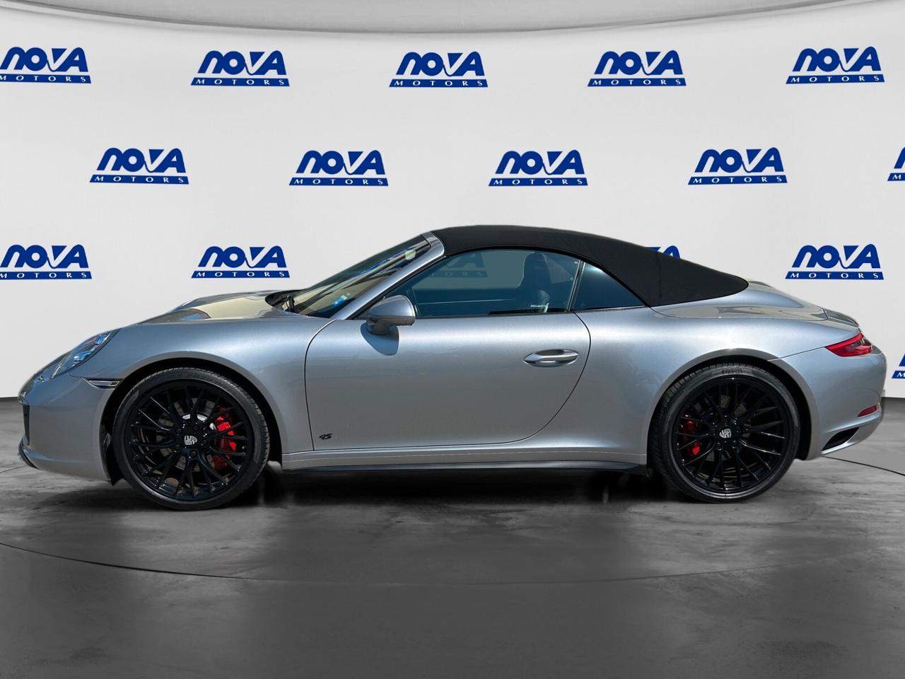 Porsche 911 Carrera 4S Cabriolet PDK Interni heritage design