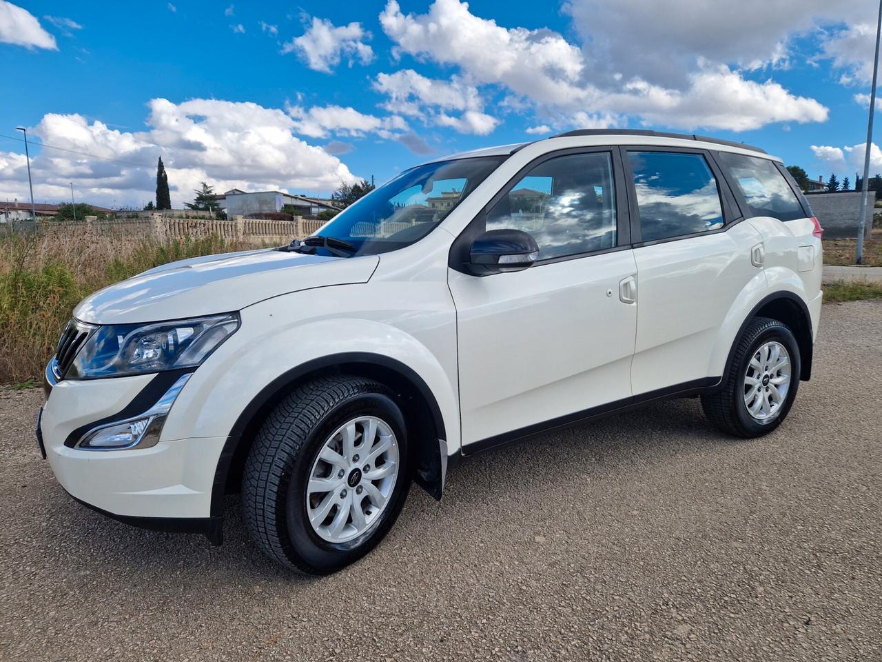 Mahindra XUV500 2.2 16V FWD W6