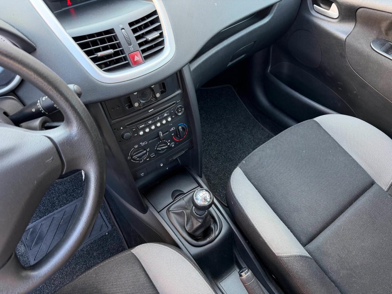 Peugeot 207 1.4 VTi 95CV 5p. NEOPATENTATI