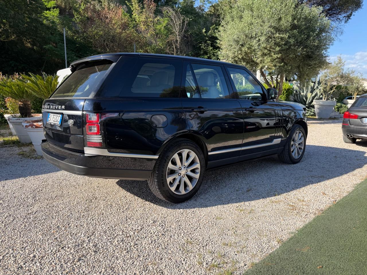 Land Rover Range 3.0 TDV6 Autobiography Black