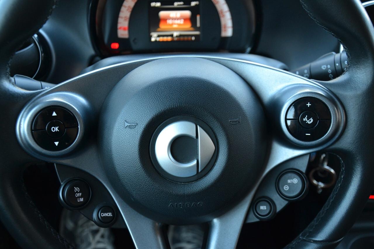 Smart ForTwo 1.0 71CV PASSION AUTOMATICA ***PREZZO REALE****