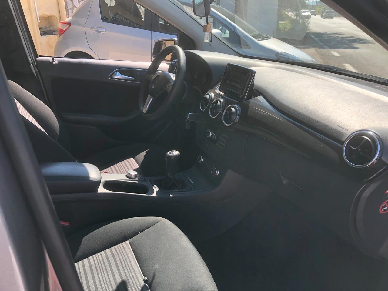 Mercedes-Benz B 180 CDI Premium 2014 - Garanzia 12 Mesi - Tagliandata - Retrocamera - Perfetta