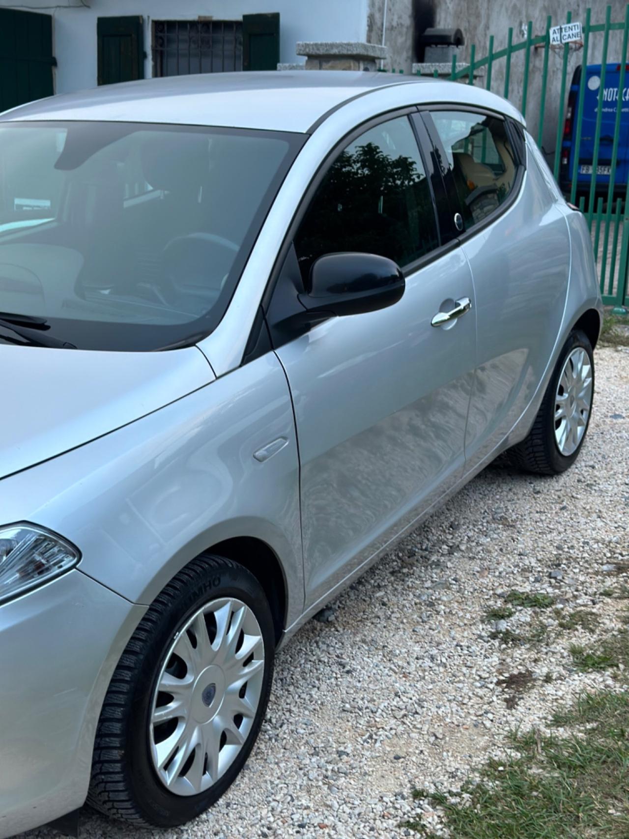 Lancia YPSILON 1.2 69 CV 5P GPL ECOCHIC KMCERT NEOPAT