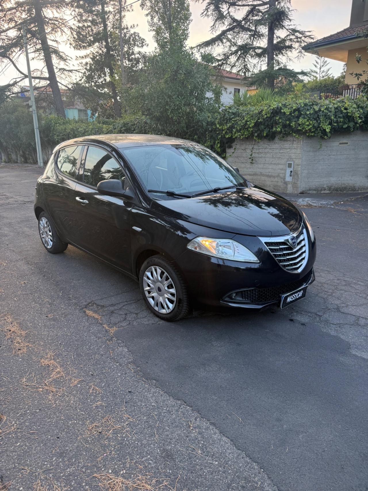 Lancia Ypsilon 1.2 69 CV 5 porte Mya