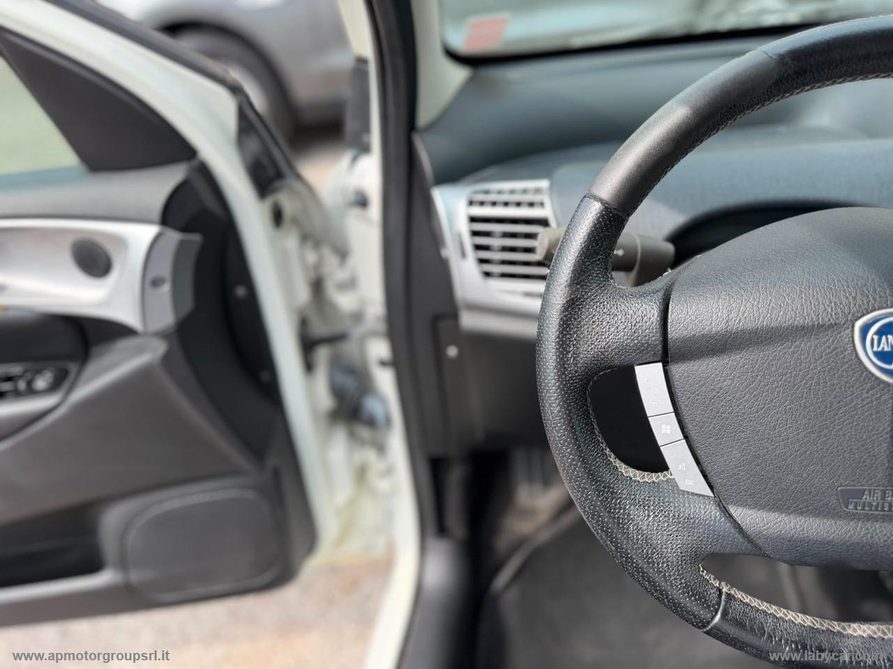 LANCIA Ypsilon 1.4 16V Platino AUTOMATICA