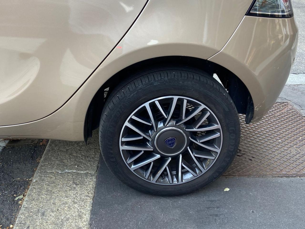 Lancia Ypsilon Gold 1.0 FireFly MHEV #11872