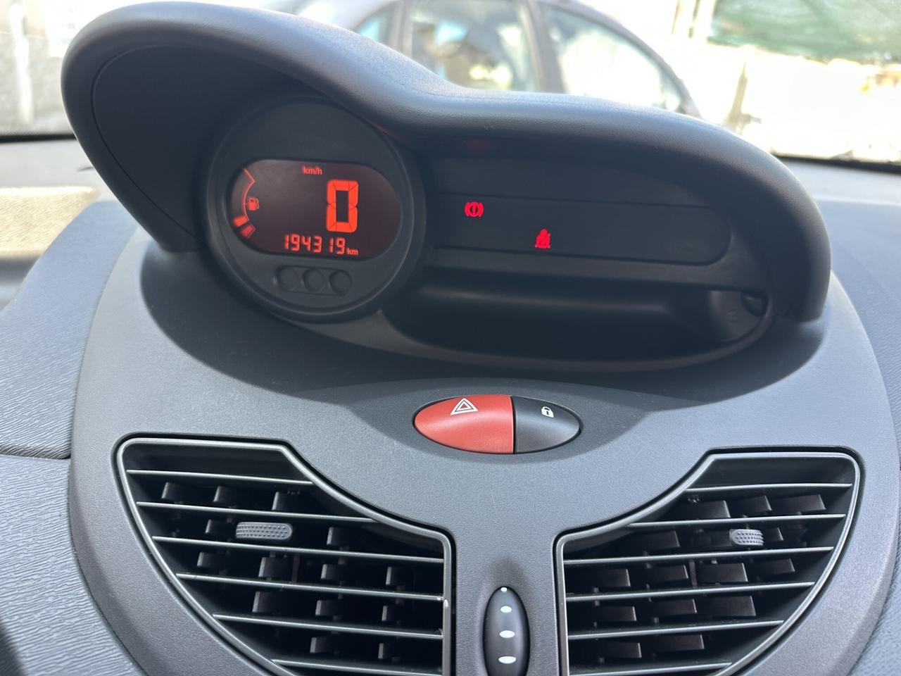 Renault Twingo 1.2 Benzina 60 Cv 2010 x neopatenta