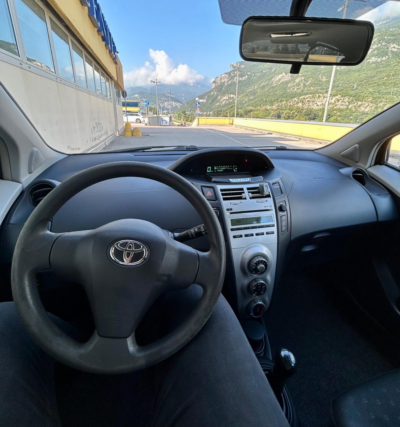 Toyota Yaris 1.3 5 porte Ed. Luna Neopatentati