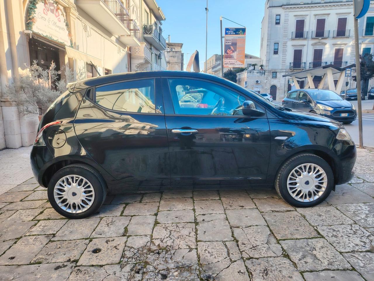 Lancia Ypsilon 1.2 69 CV 5 porte Gold