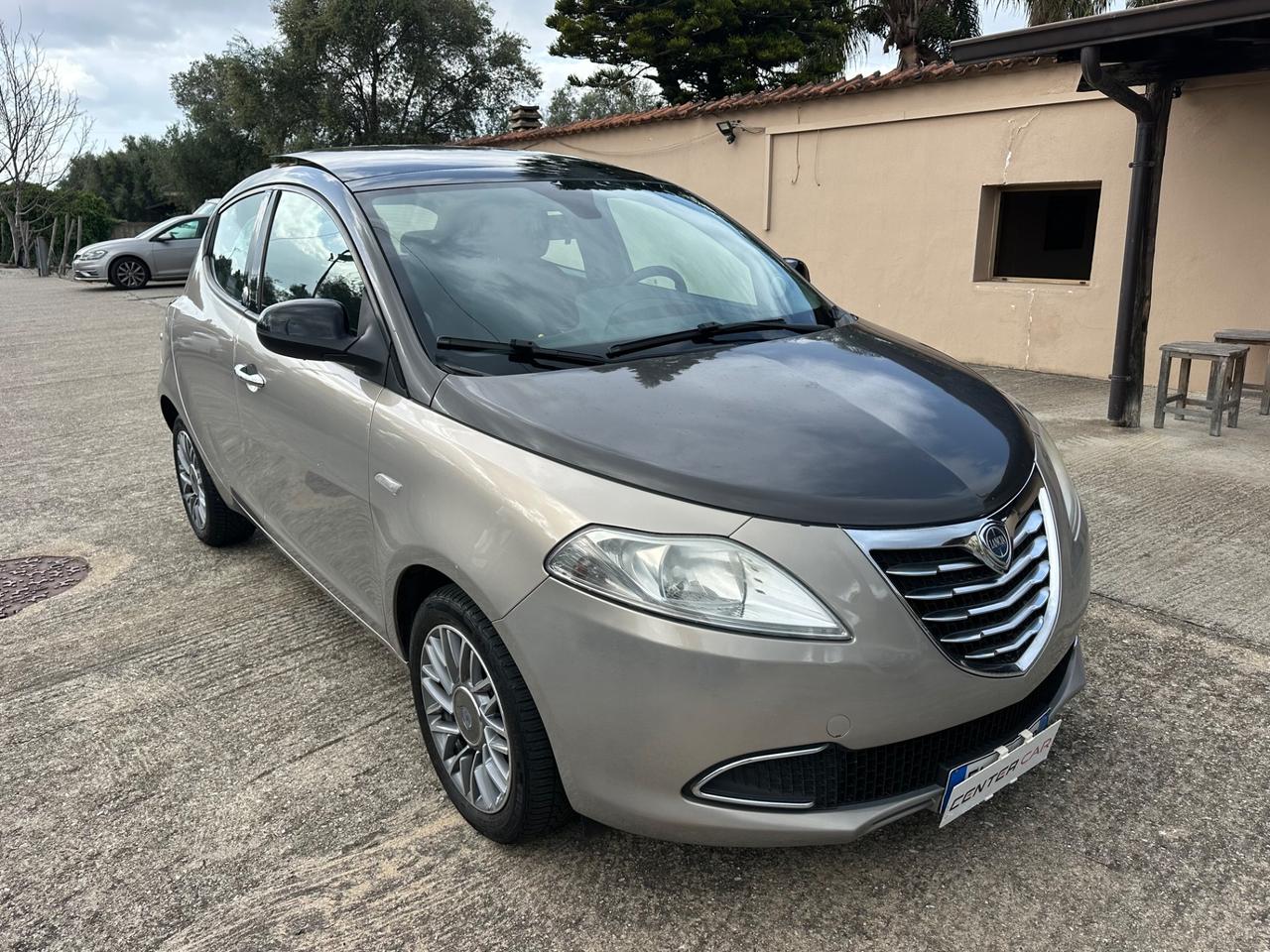 Lancia Ypsilon 1.2 69 CV 5 porte GPL Ecochic Platinum