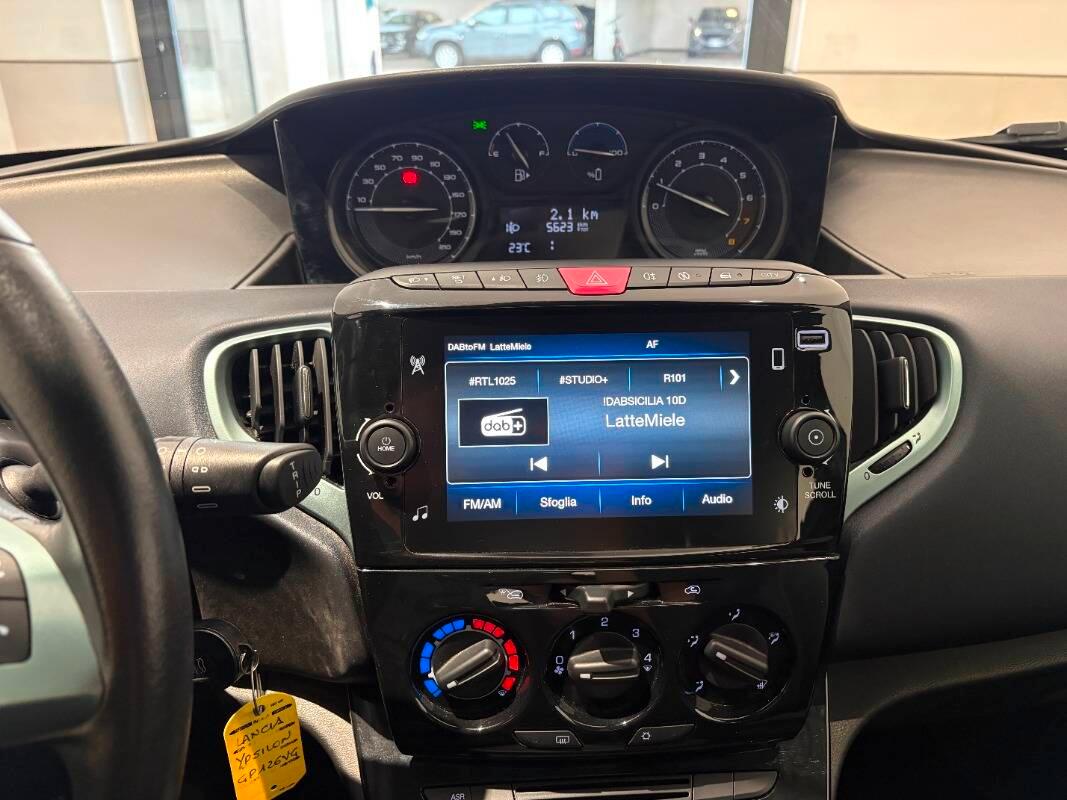 Lancia Ypsilon III 1.0 firefly hybrid Silver Plus s&s 70cv