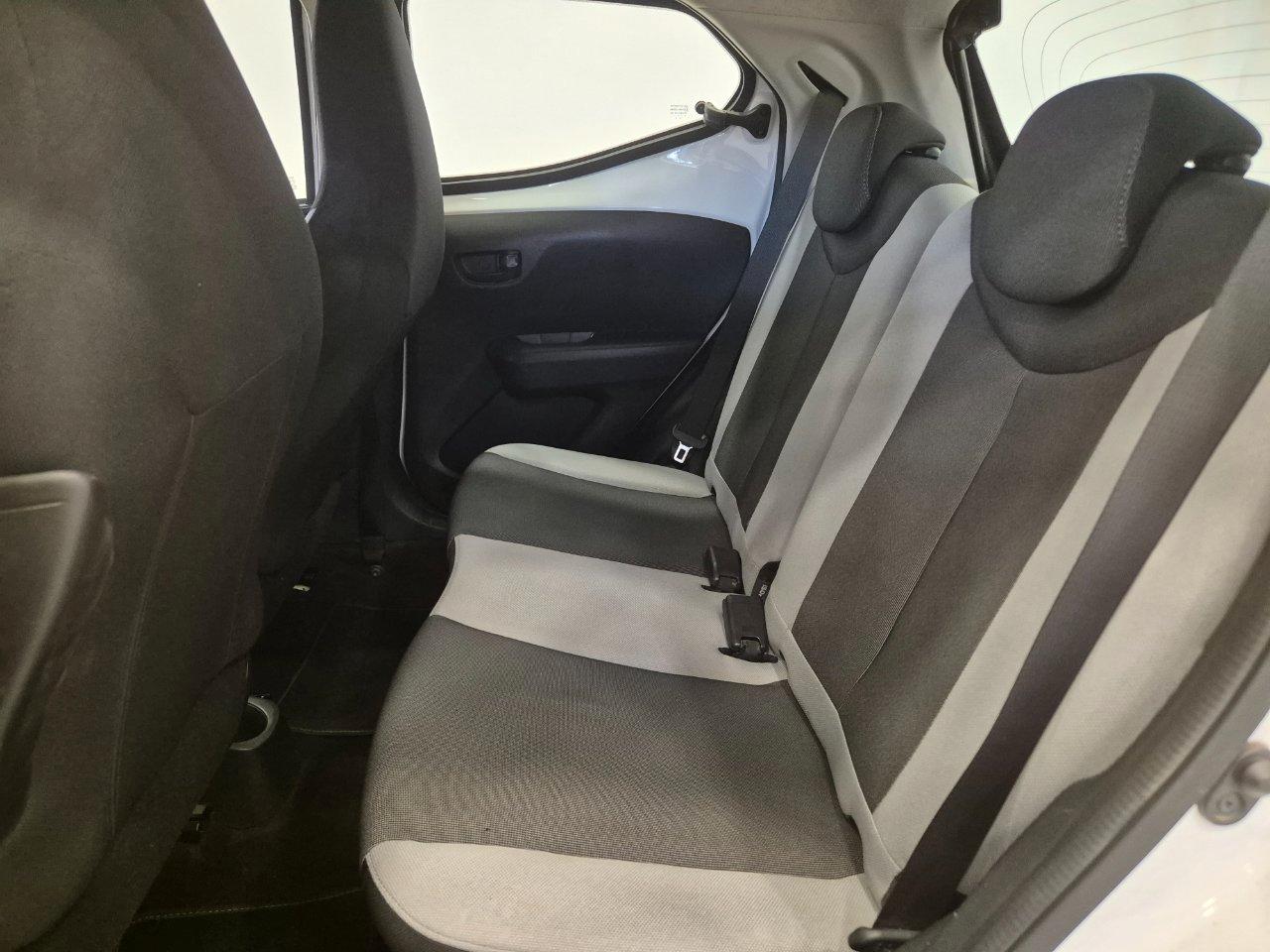 Toyota Aygo 5p 1.0 x-play aut. - NEOPATENTATI - Cam - Navi