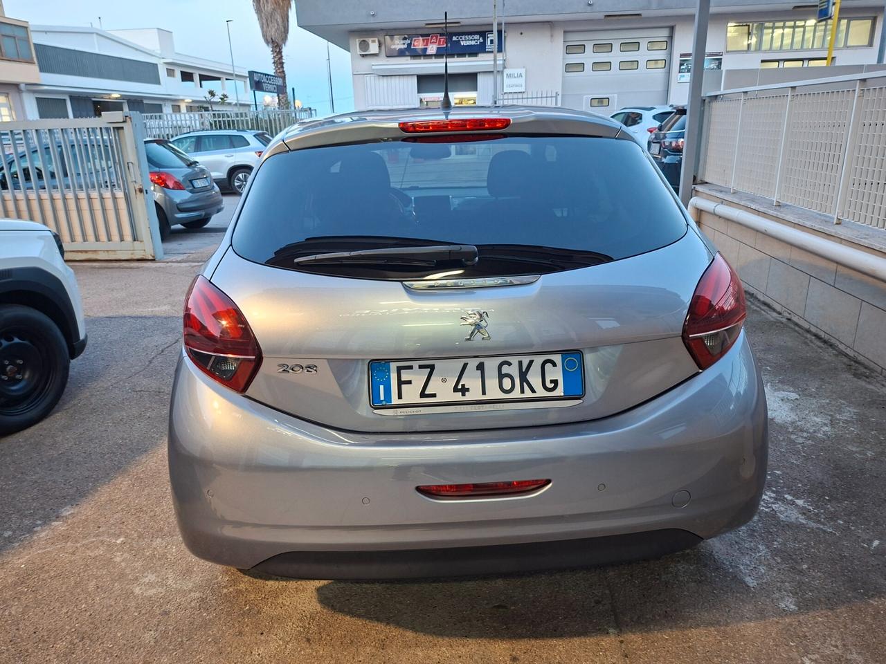 Peugeot 208 BlueHDi 100 S&S 5 porte Signature