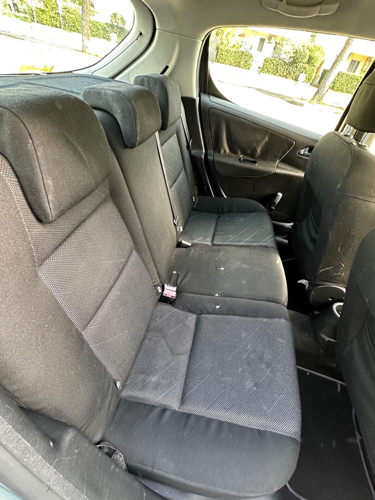 Peugeot 207 1.6 HDi 110CV neopatentati