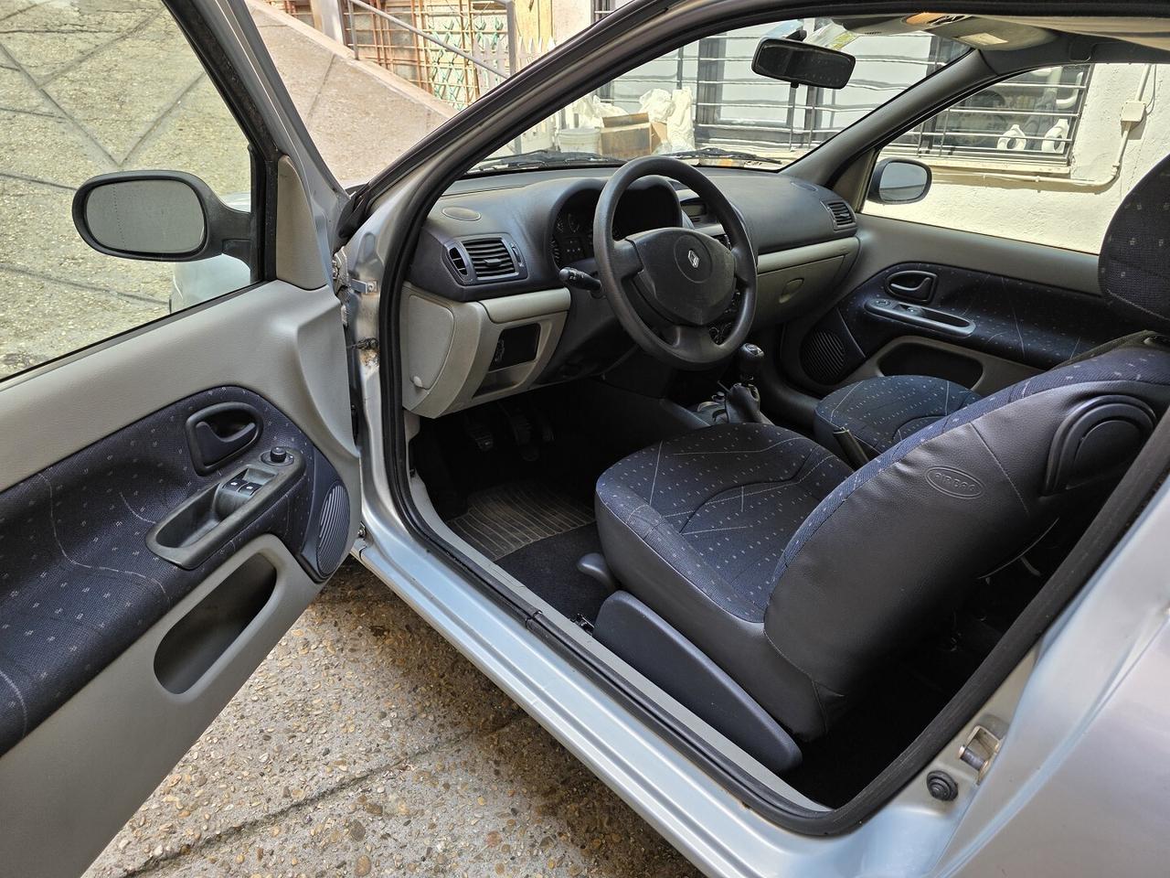 RENAULT CLIO - UNICO PROPRIETARIO