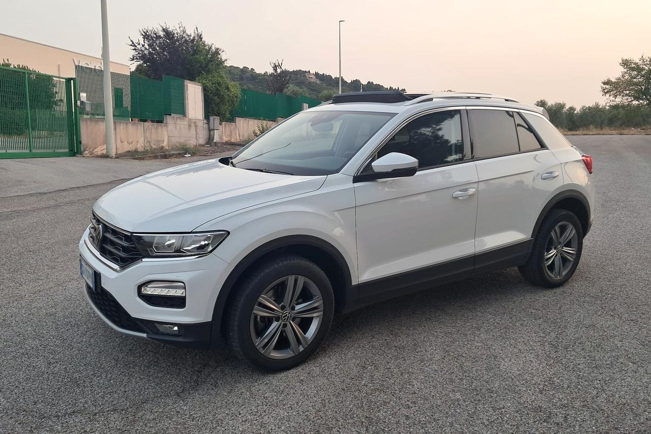 Volkswagen T-Roc 2.0 TDI SCR 150 CV DSG Business BlueMotion Technology con tetto panoramico (IVA Esp)