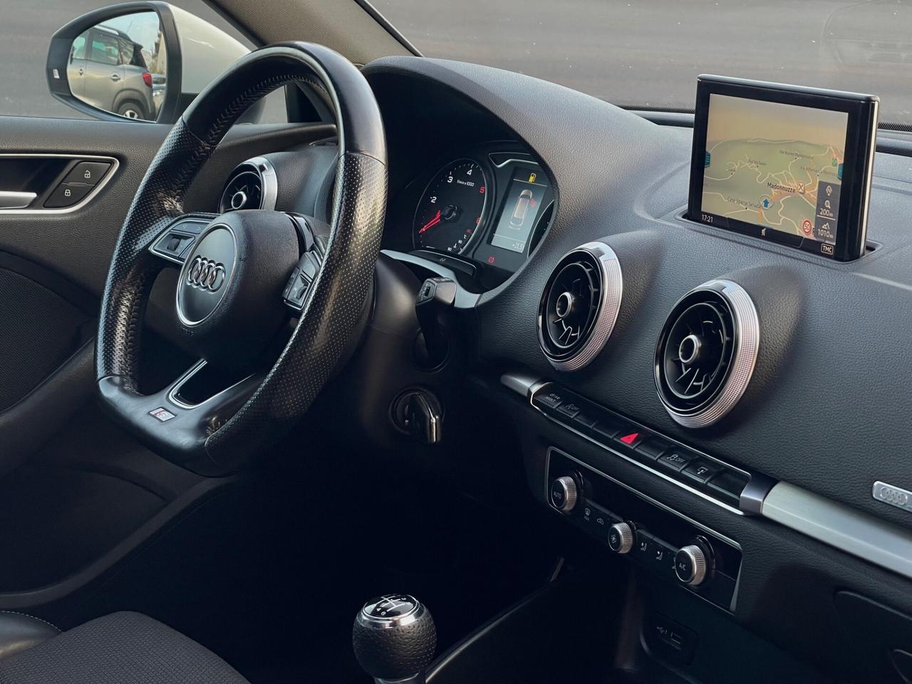 Audi A3 Sportback 2.0 Tdi 150cv S-Line - TETTO