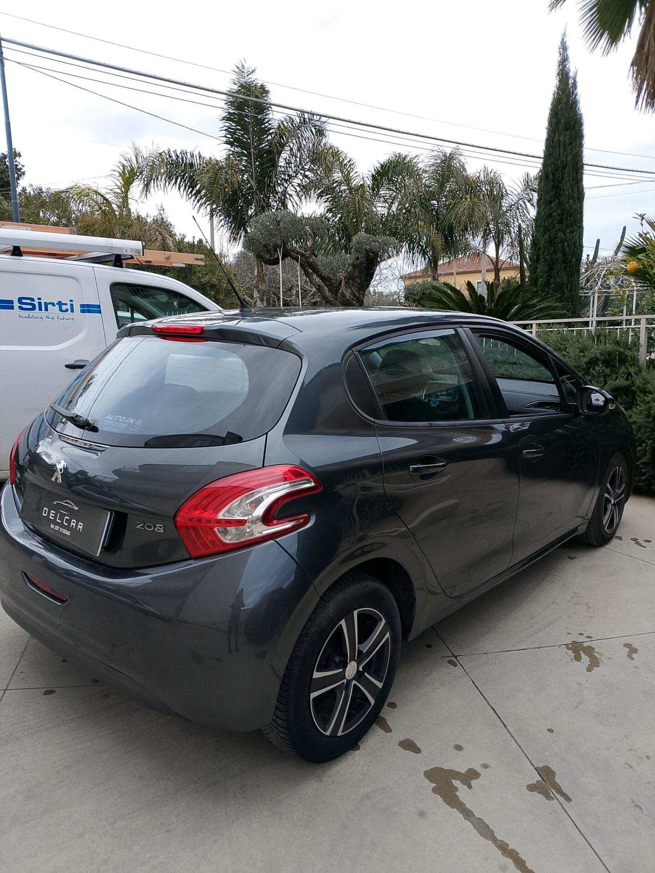 Peugeot 208 1.4 HDi 68 CV 5 porte Allure