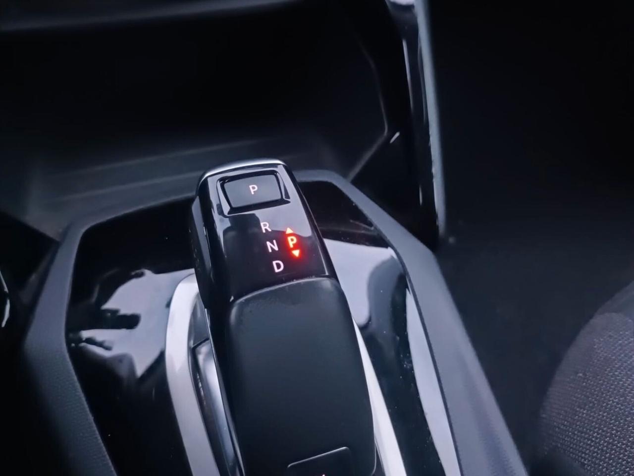 Peugeot 2008 PureTech 130 S&S EAT8 Active Pack