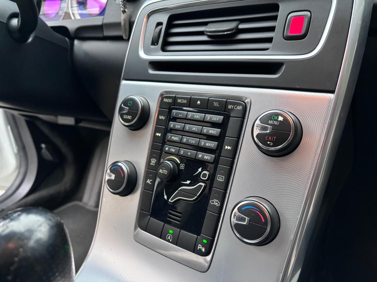 Volvo V60 D3 R-design Kinetic