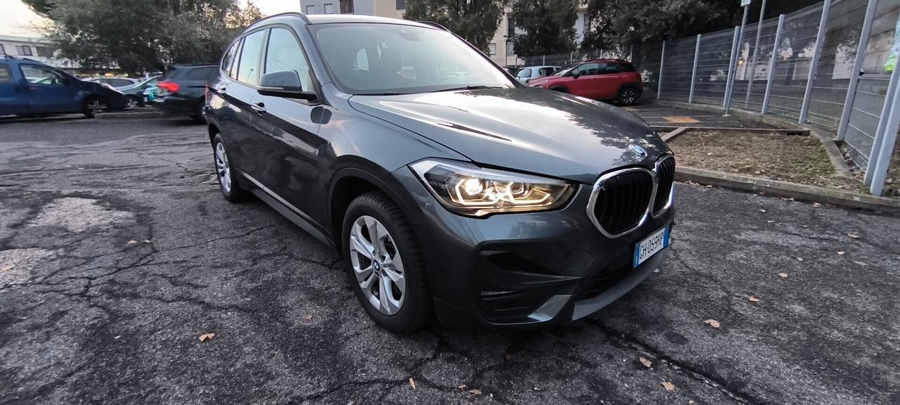 BMW X1 auto incidentata