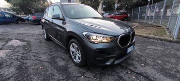 BMW X1 auto incidentata