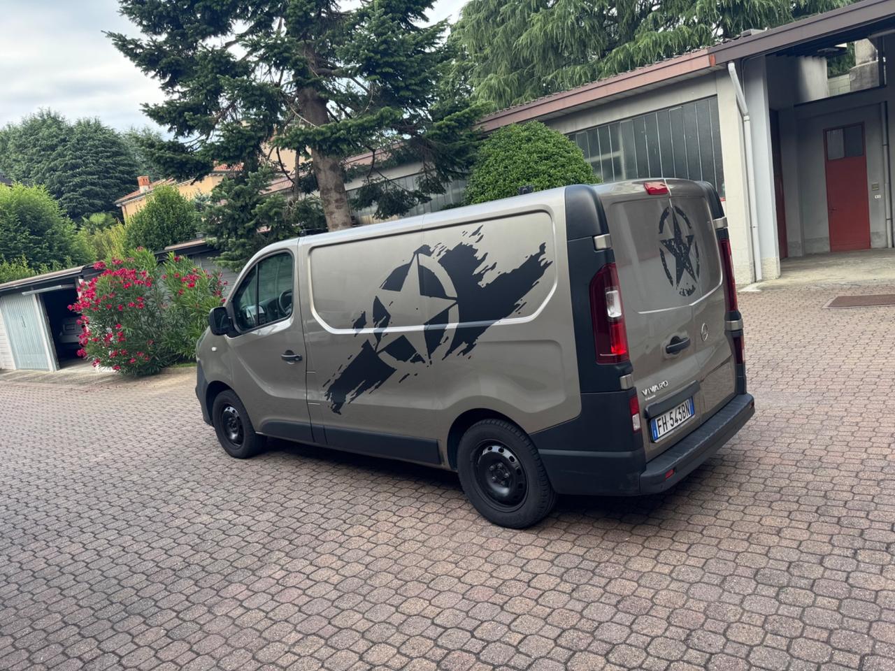 FURGONE OPEL VIVARO