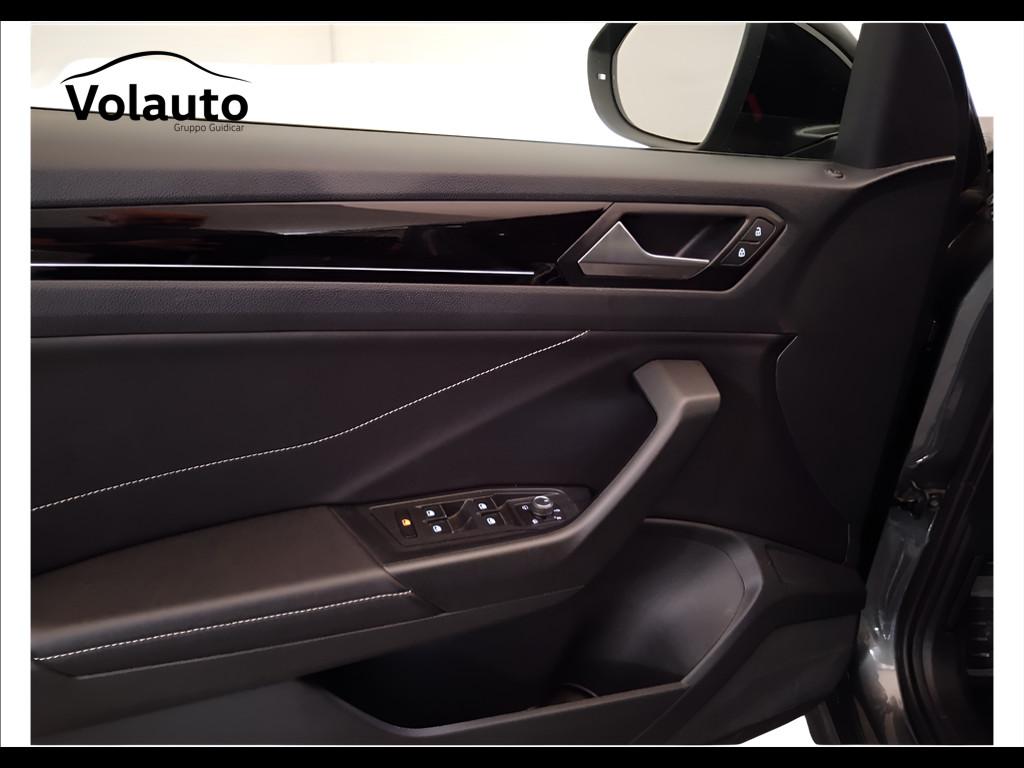 VOLKSWAGEN T-Roc 2022 - T-Roc 1.0 tsi R-Line 110cv