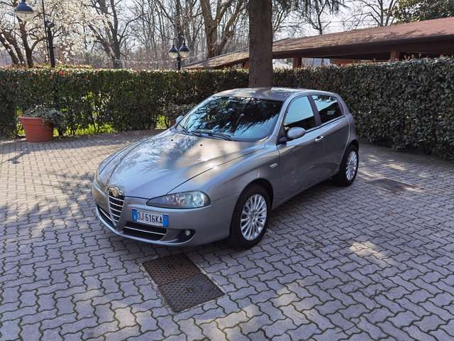 Alfa Romeo 147 5p 1.6 ts 16v Distinctive c/esp 105cv