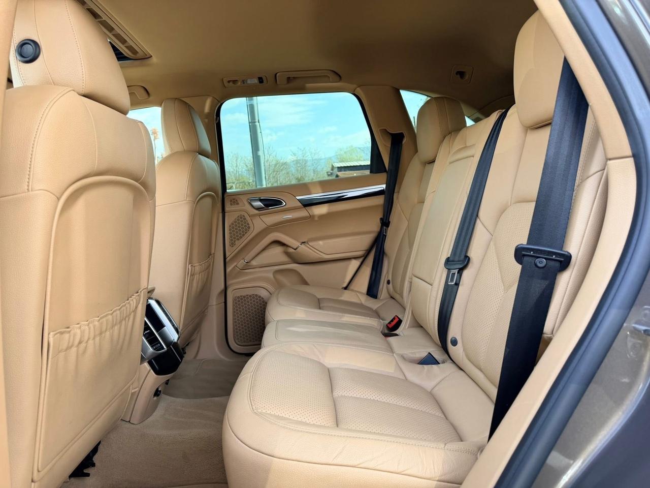 Porsche Cayenne 3.0 Diesel Platinum Edition 250cv