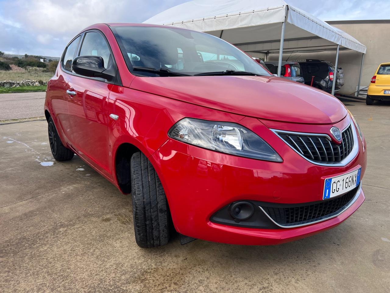 Lancia Ypsilon 1.0 FireFly 5 porte S&S Hybrid Ecochic Silver